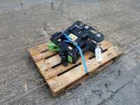 2023 Geith QC50H2G3GT07-5313 Hydraulic Swivelling Quick Hitch On 45MM Pins To Suit 4-6 Ton Excavator