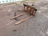 S40mm Pin Adjustable Pallet Forks To Suit A 4-6 Ton Excavator