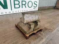 Pallet of 3 curbstones